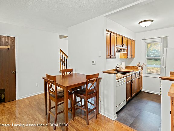 4th image of 7346 Creekside Dr