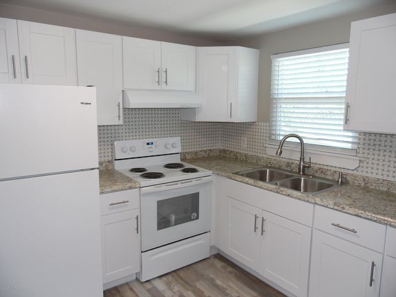 2nd image of 5830 Yellow Pine Dr