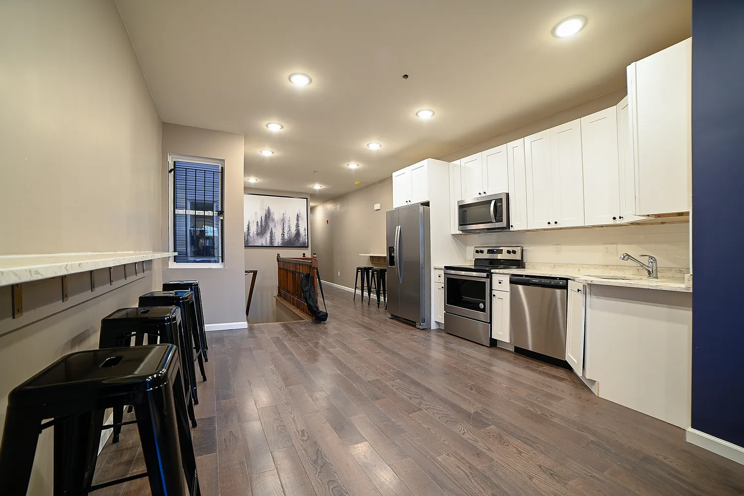 3 bed, 1800 sqft, $2,100 — Photo 4