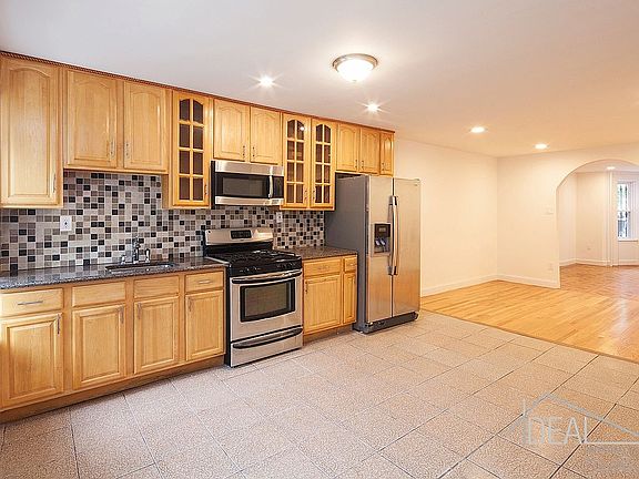 5th image of 888 Sterling Pl Unit Townhouse