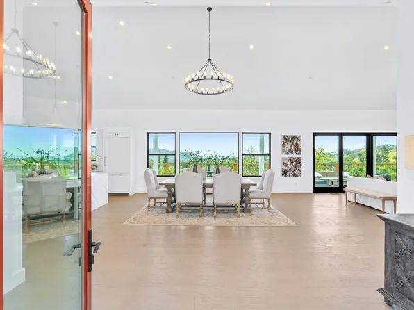 5480 Crystal Drive, Santa Rosa, CA 95404