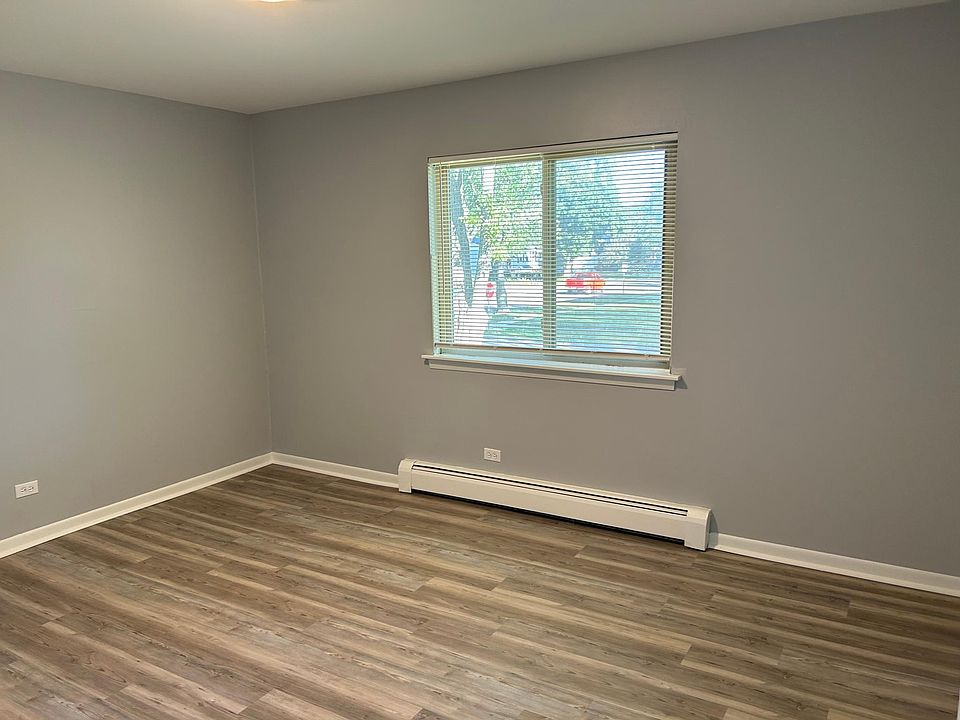 550 Eichler Dr Dundee IL Zillow