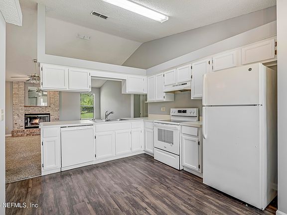 4th image of 2212 CORTEZ Court