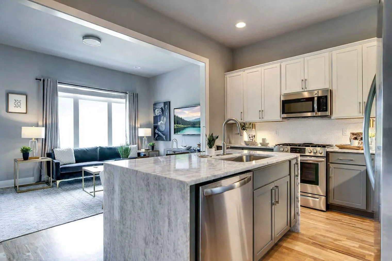 4 bed, 4.0 bath, 1754 sqft, $5,439 — Photo 4