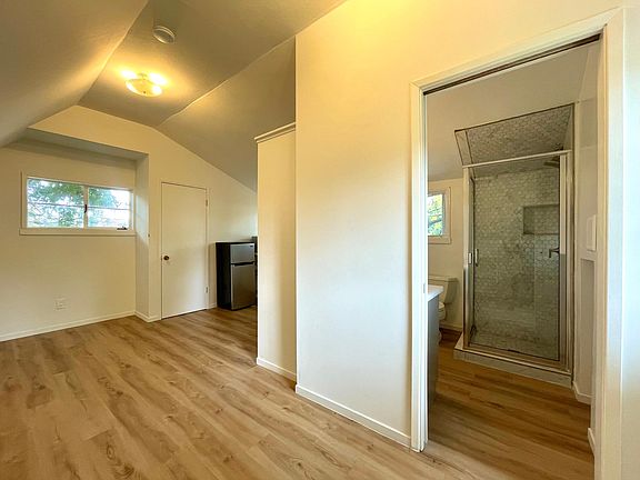 4th image of 316 Laurel Ave #A
