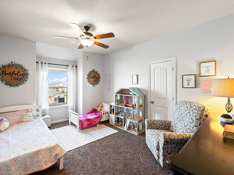 211 Chamberlain Dr — Photo 13