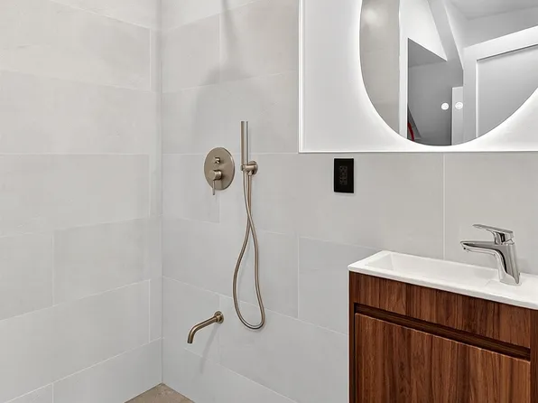 31 Bayview Avenue image 12 of 30