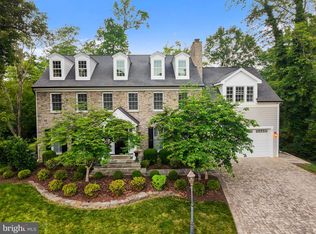 2125 Rampart Dr, Alexandria, VA 22308