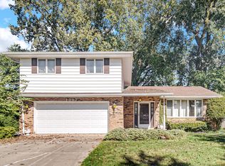 1307 Azalea Dr, Munster, IN 46321