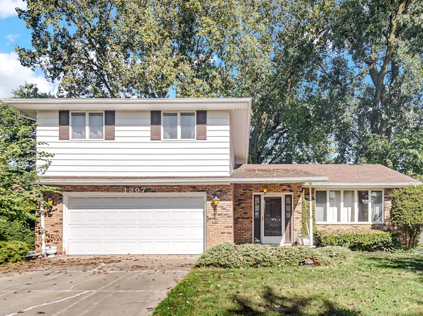 1307 Azalea Dr, Munster, IN 46321