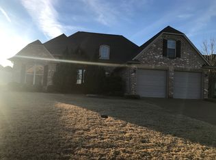 312 Greenhill Dr, Jackson, TN 38305