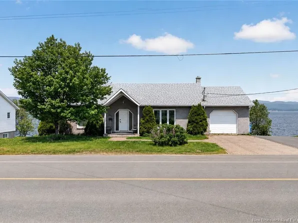 275 Vanier St, Campbellton, NB E3N 1V1