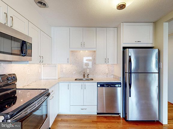 5th image of 1101 Saint Paul St Unit 1604