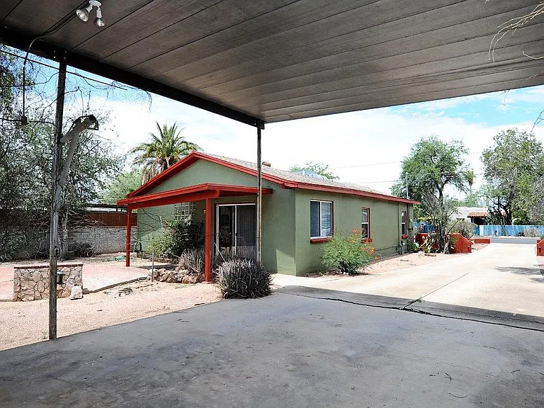 3326 E Elida St — Photo 32