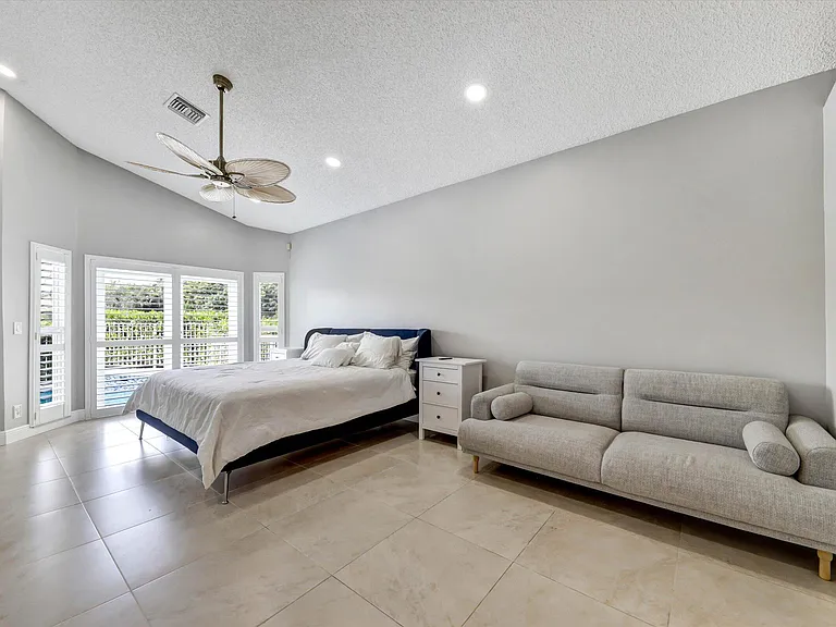 10370 NW 50th Ct — Photo 16