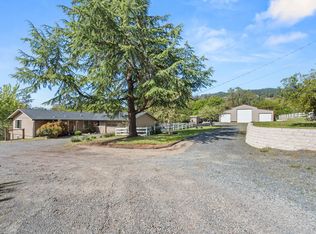 3583 Ross Ln, Central Point, OR 97502