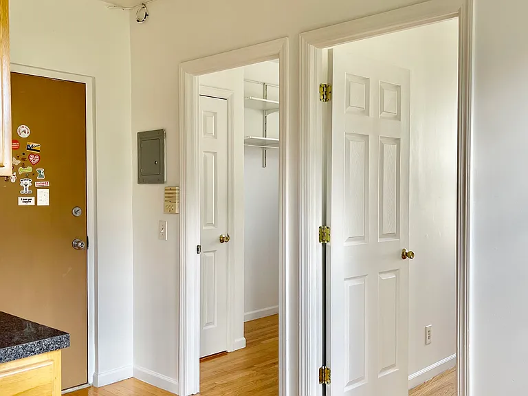 112 Graham Ave #10 — Photo 5