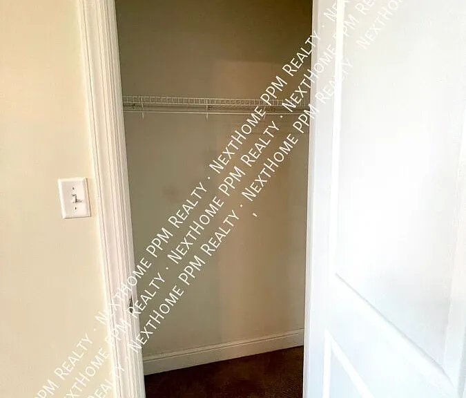 323 Augusta St — Photo 20