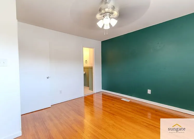 945 Stormont Cir — Photo 18
