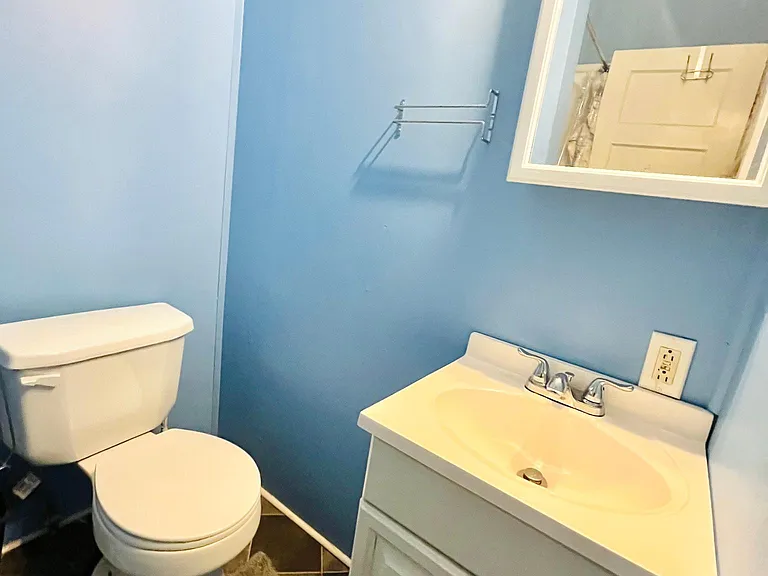 72 Lakeview Dr #6 — Photo 13
