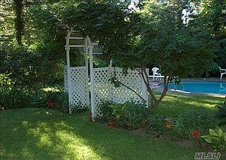 3rd image of 3 Hewlett Dr