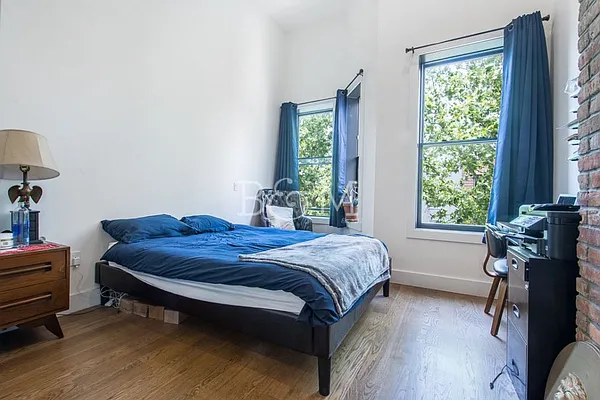 Rented by Brick&Mortar | media 35