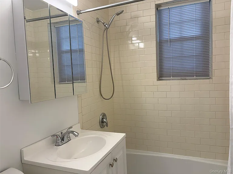 291 Manville Rd #2D — Photo 9