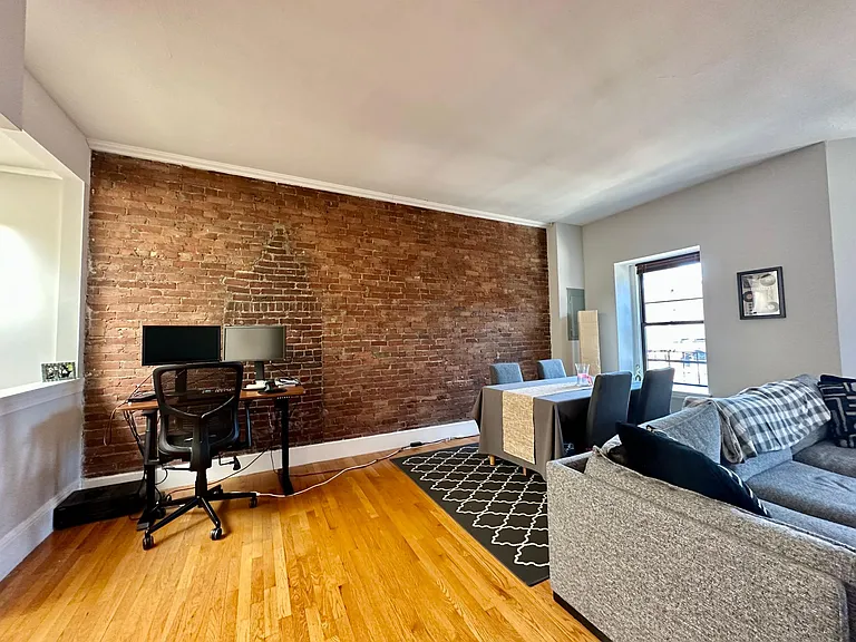 34 Gloucester St #4 — Photo 19