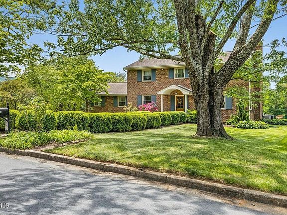5th image of 1117 College Heights Dr