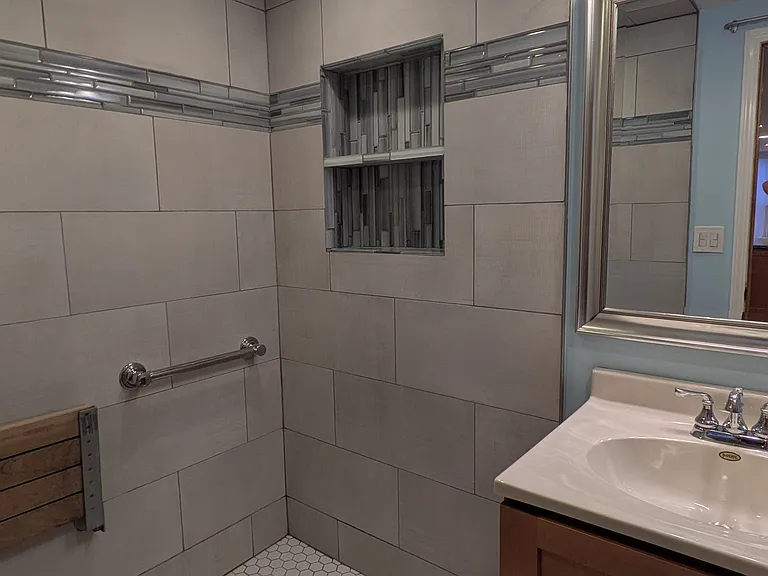 510 W 45th St #1 — Photo 18