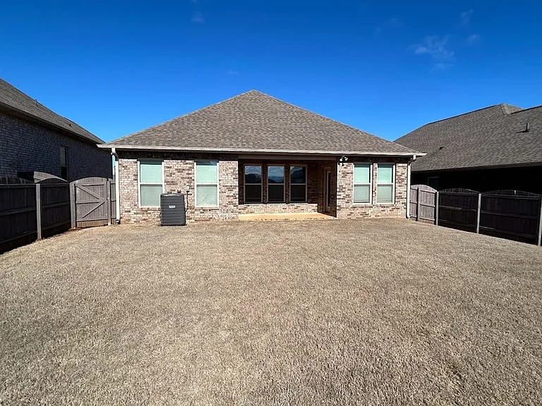 138 Riverfront Dr — Photo 15