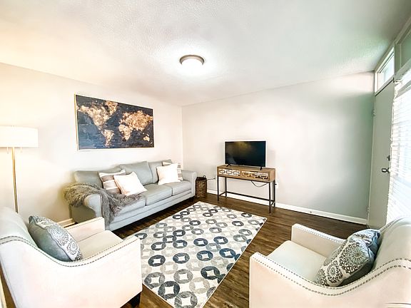 3rd image of 2990 Rhodes Cir S APT 210