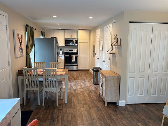 3rd image of 405 Eron Way