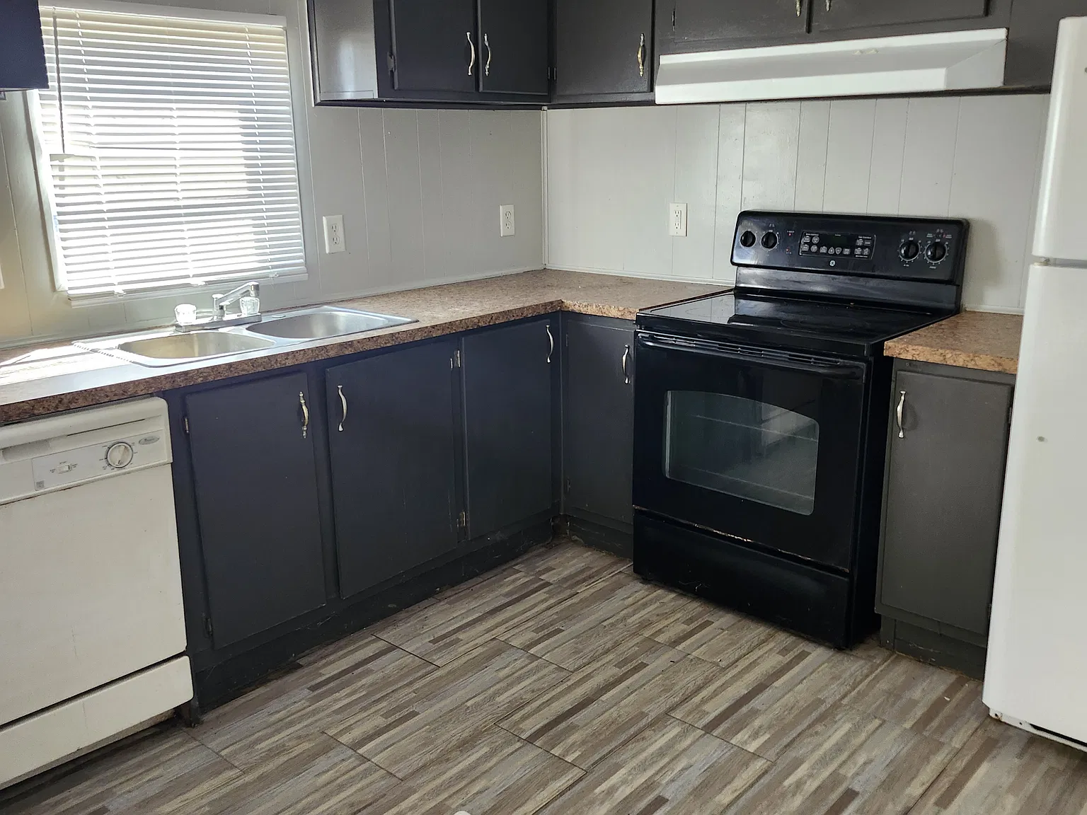 3 bed, 924 sqft, $899 — Photo 4
