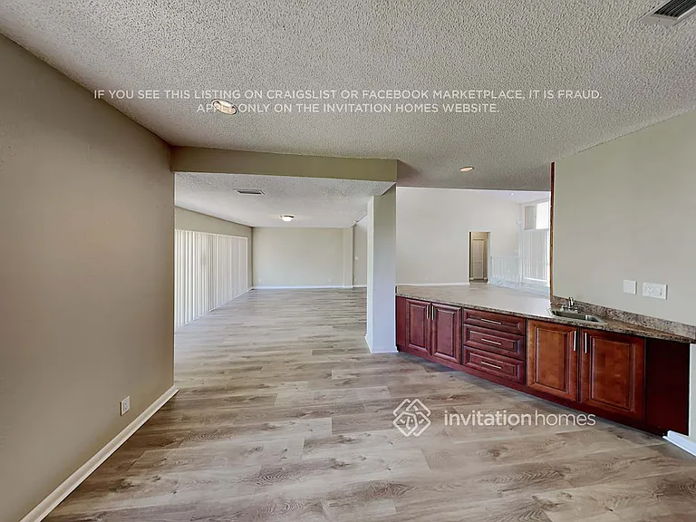 8041 Buttonwood Cir — Photo 8