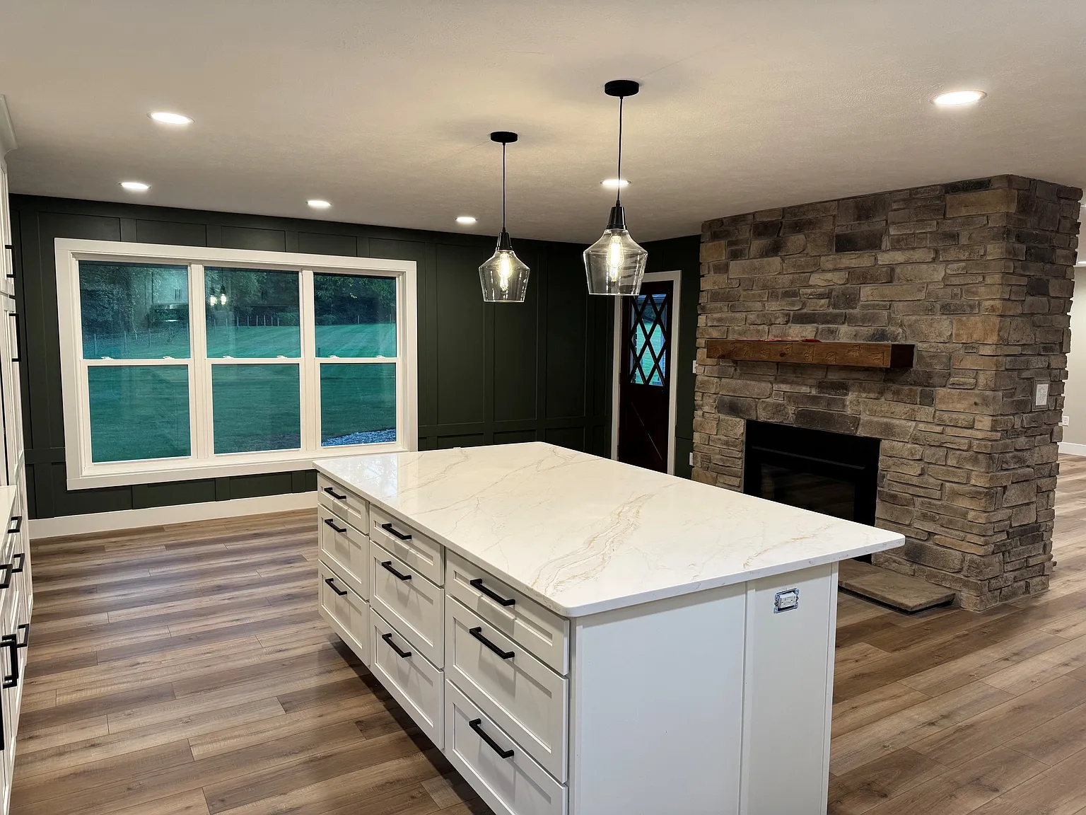 3 bed, 1768 sqft, $3,499 — Photo 4