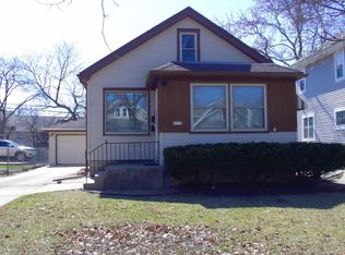 6535 Powell Pl, Wauwatosa, WI 53213