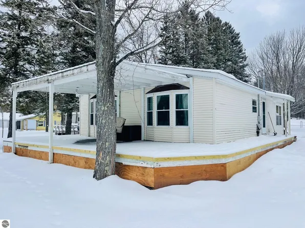 4683 Rushton Rd, Central Lake, MI 49622