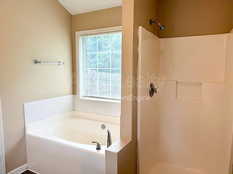 545 Plantation Cv — Photo 22