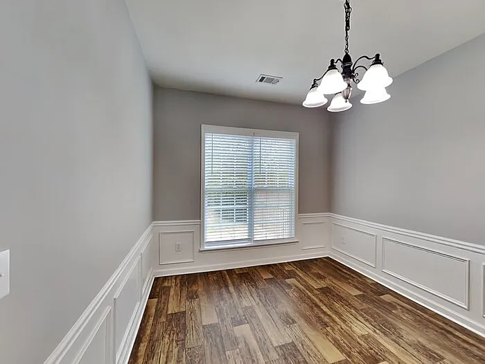 755 Earlham Dr — Photo 5