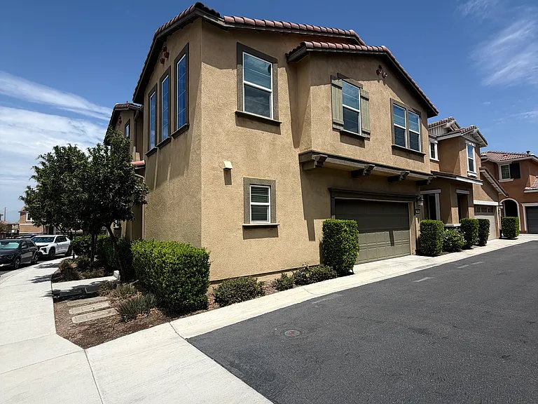 7906 Cold Creek St — Photo 3
