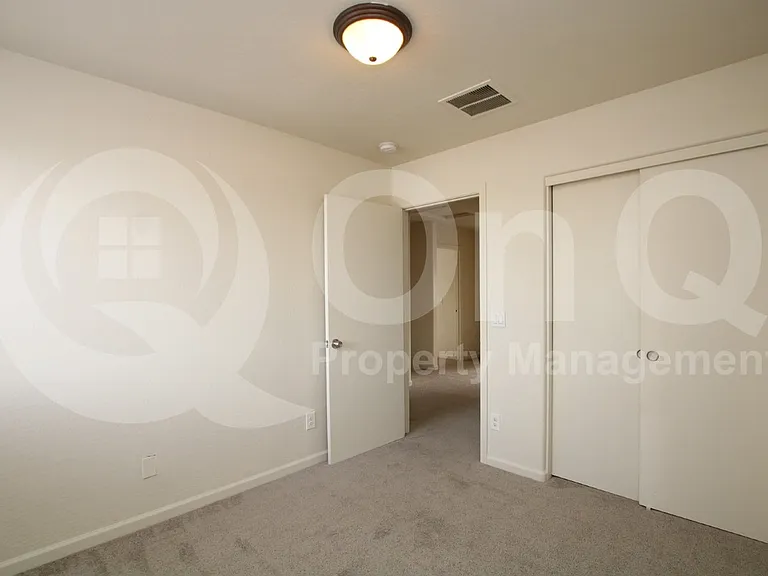 615 E Cody Dr — Photo 10