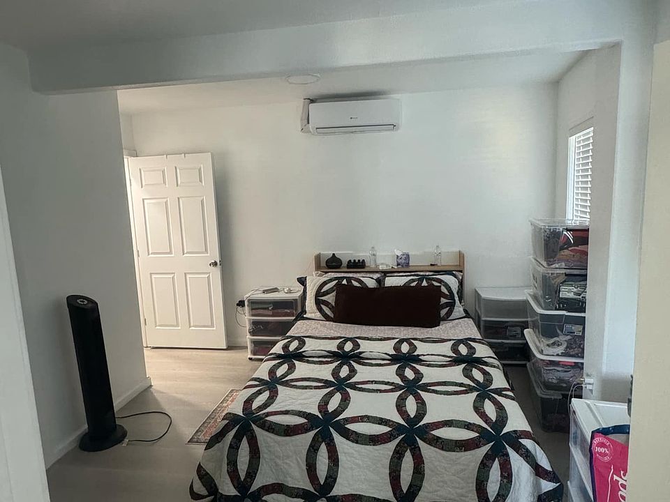 1st image of 896 E Santa Clara St #0