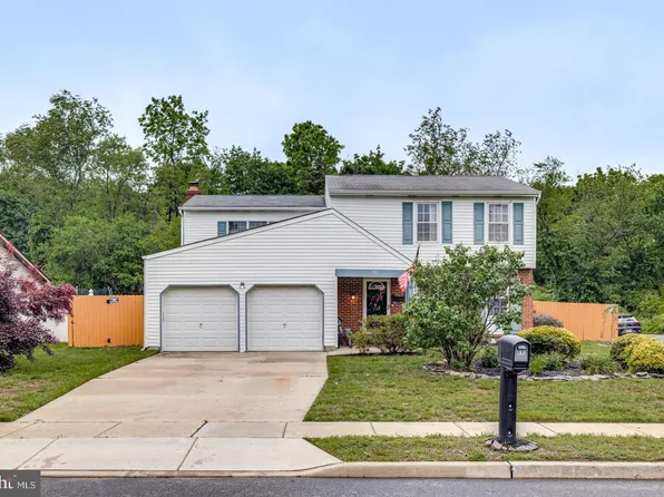 33 Miracle Dr, Williamstown, NJ 08094