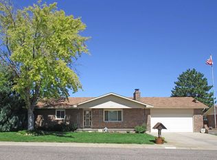 1345 N Brookside Dr, Colby, KS 67701