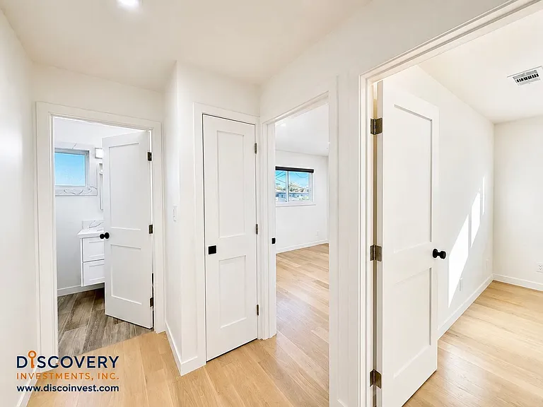 3939 Midvale Ave — Photo 23