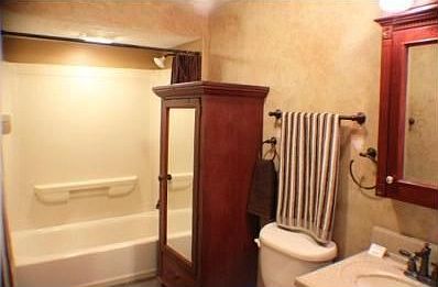 5th image of 7206 Carmelita Dr