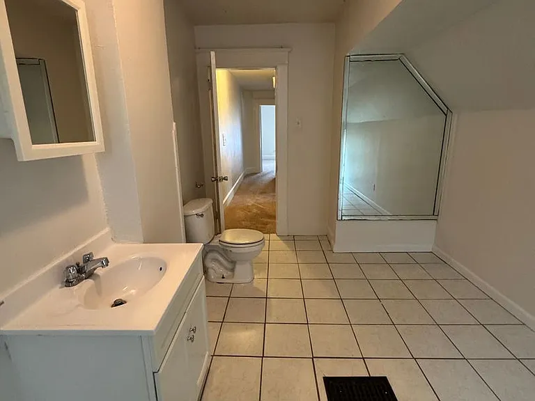 2346 Coyner Ave — Photo 15