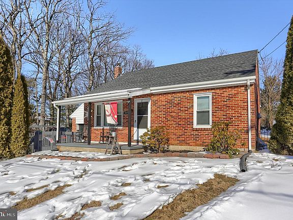 2nd image of 1015 Trinity Rd