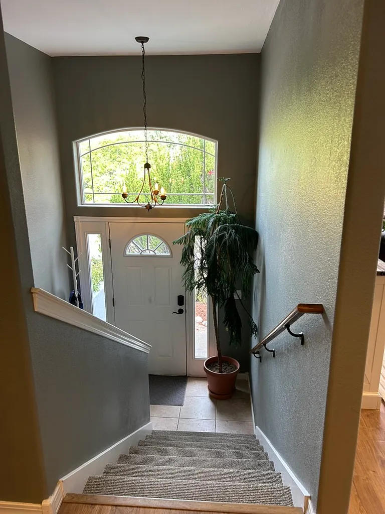 3 bed, 1855 sqft, $3,000 — Photo 3